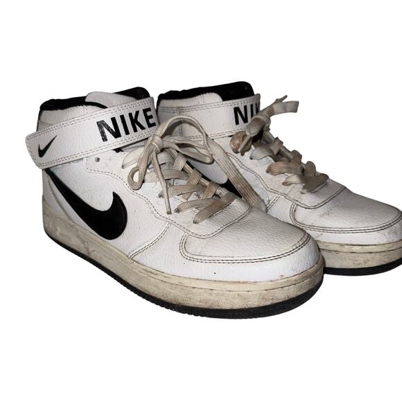 NIKE Air Force 1 Mid Athletic streetwear high top  sneakers w Velcro strap 8.5 - Picture 1 of 5